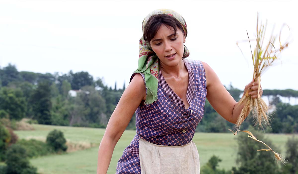 Serena Rossi in una scena della fiction La Sposa. Credits: Rai.